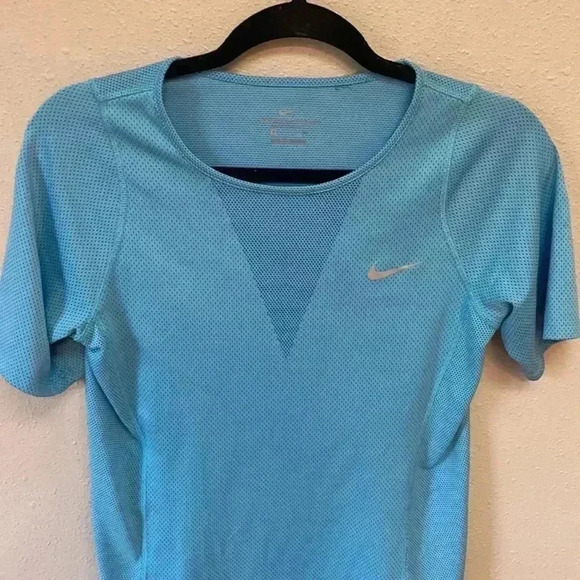 NIKE Zonal Cooling Women’s T-Shirt - Picture 2 of 7